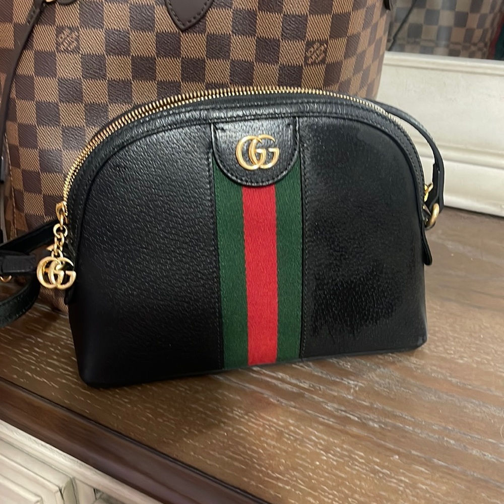 GUCCI leather purse